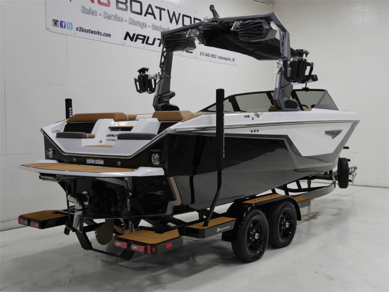 2025 Nautique S23 – Anthracite Metallic/Jet Black