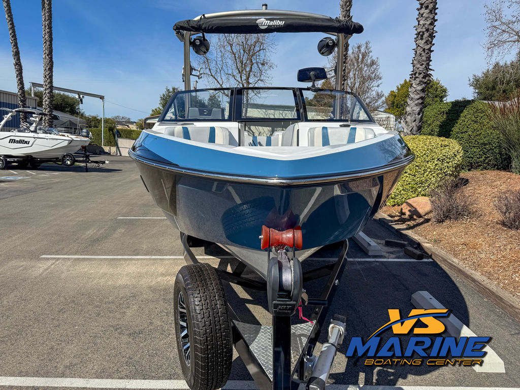 2023 Malibu Boats 22 LSV