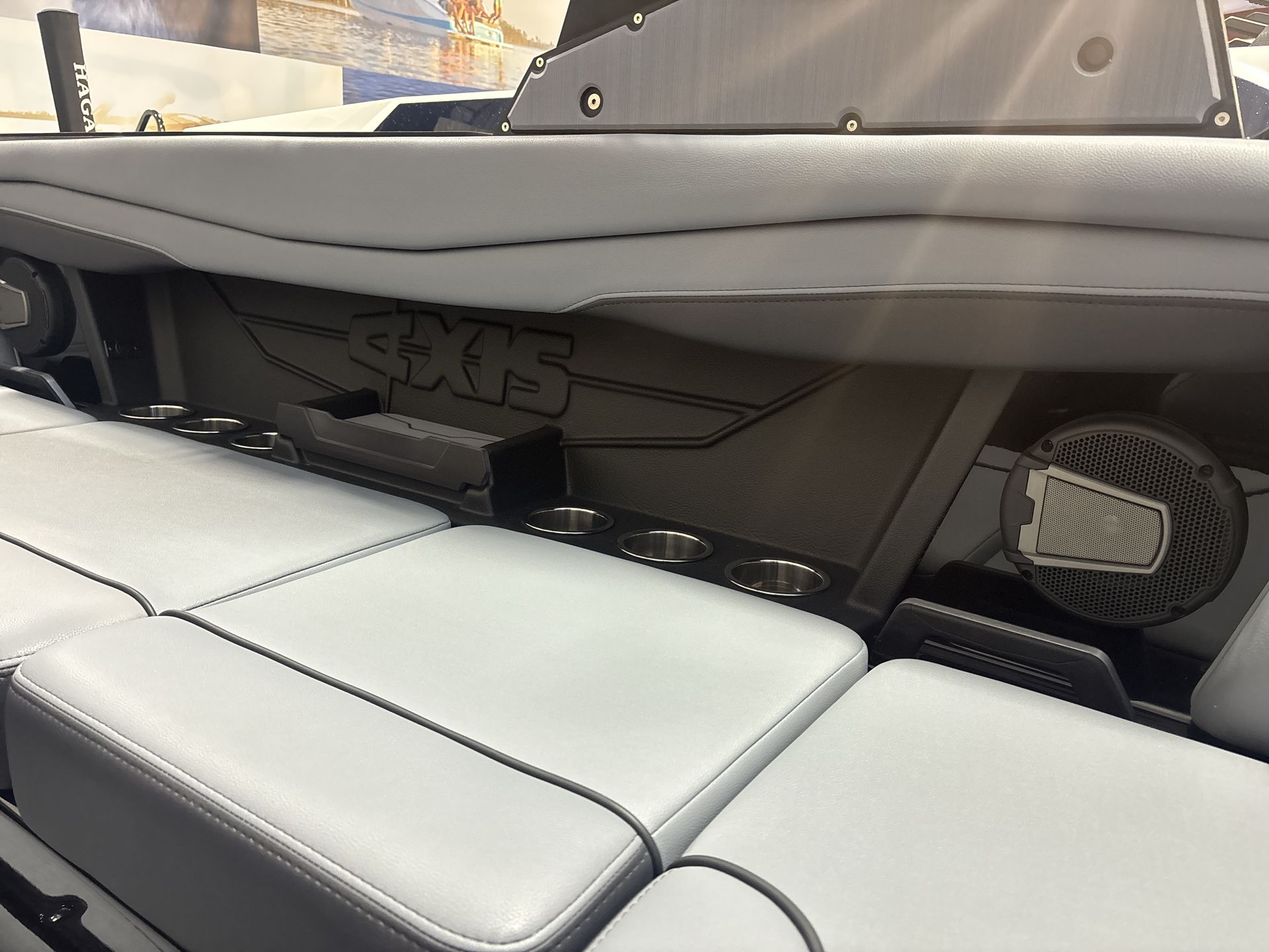 2025 Axis A225 Icon