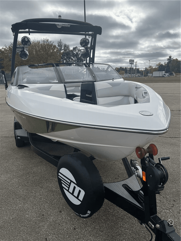 2016 Malibu Wakesetter 22 VLX