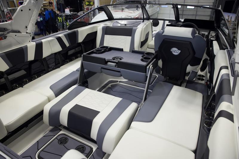 2025 Malibu 22 MXZ