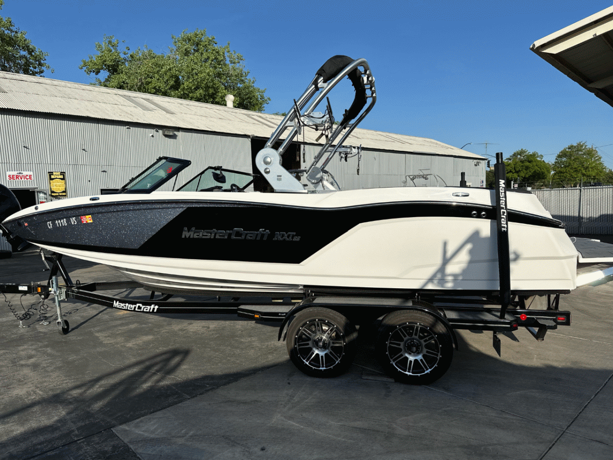 2019 MasterCraft NXT22