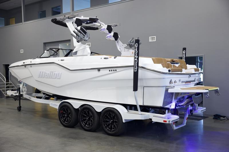 2025 Malibu M242
