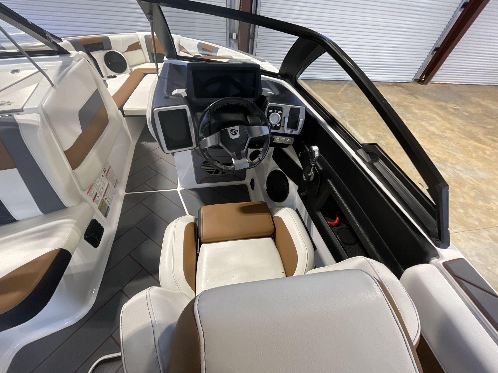 2023 Malibu 26LSV