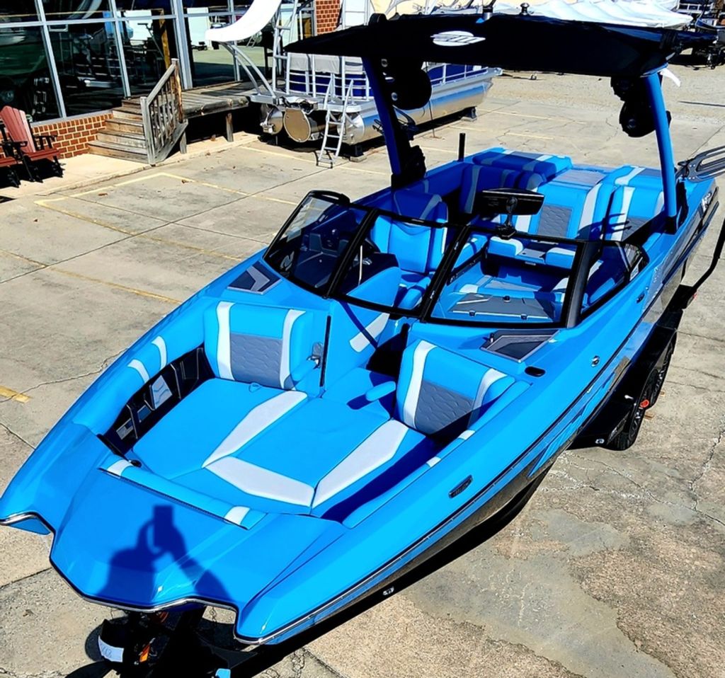 2024 Malibu Boats 23 MXZ