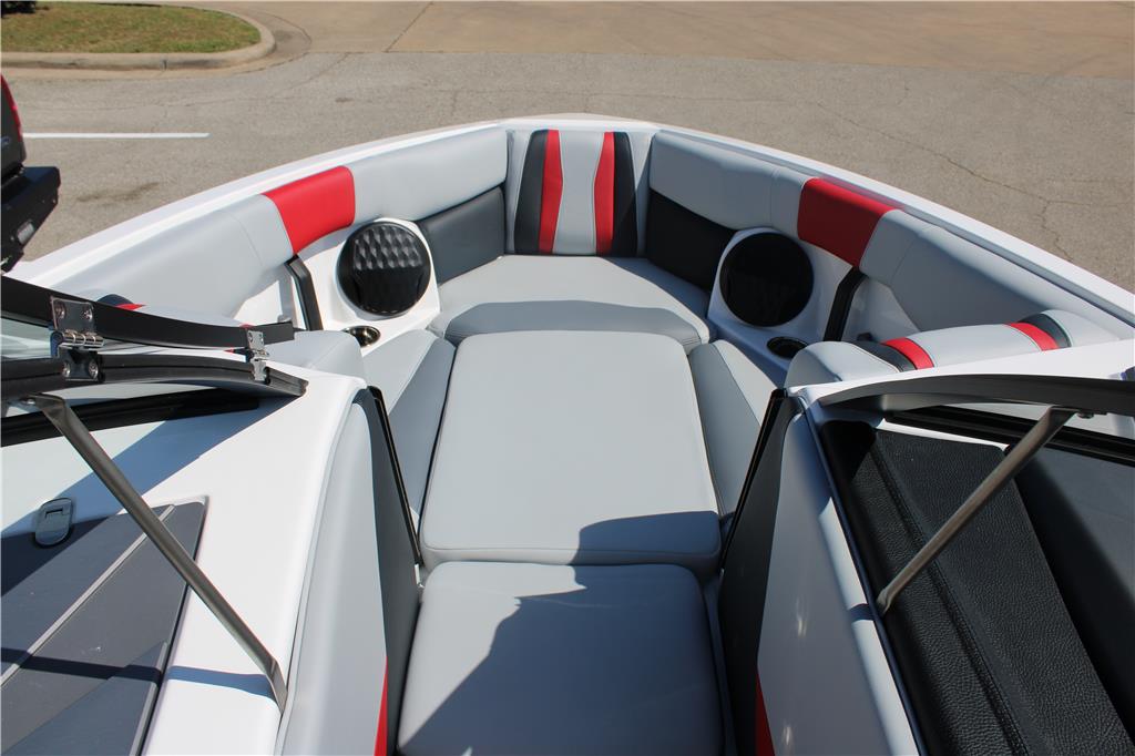 2023 Malibu 22 LSV