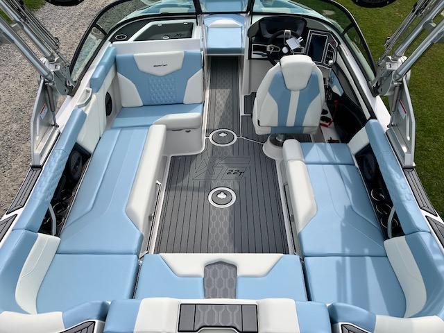 2024 MasterCraft XT22T