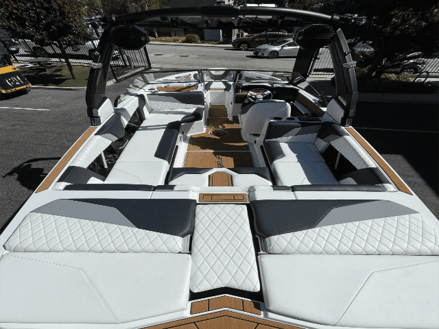 2024 TIGE Z3 23.5 foot wavemaker