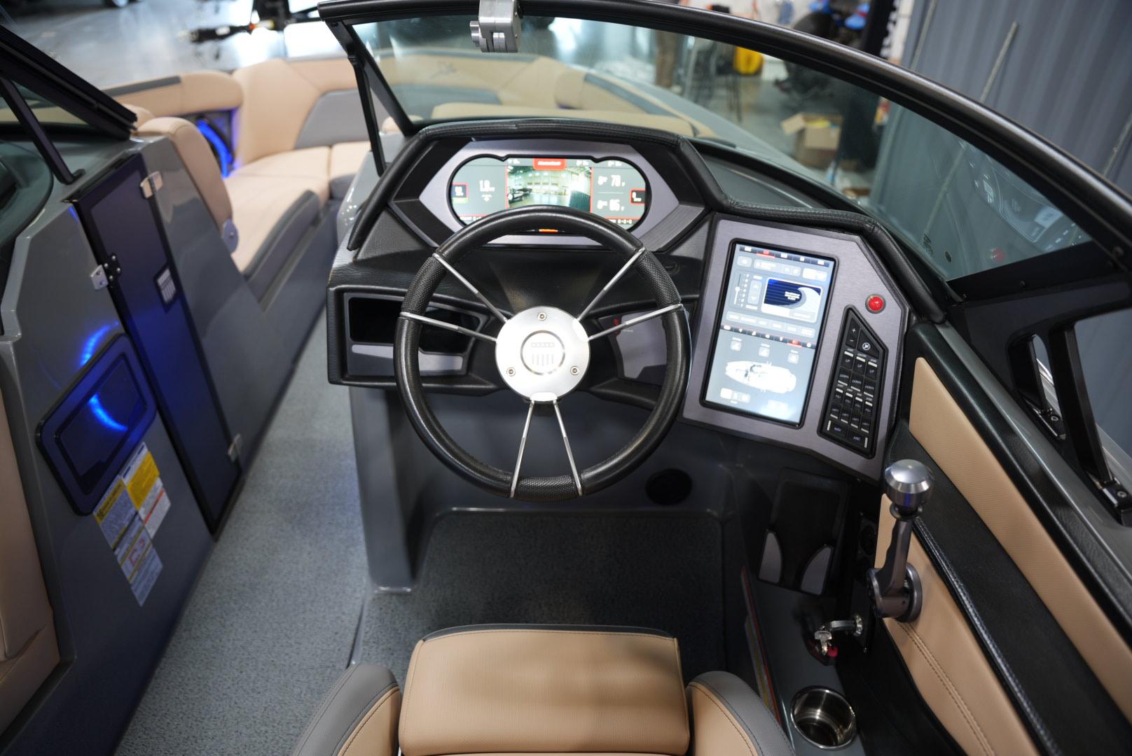 2023 MasterCraft XstarS 6.2L Supercharged &#8211; only 185 hours!