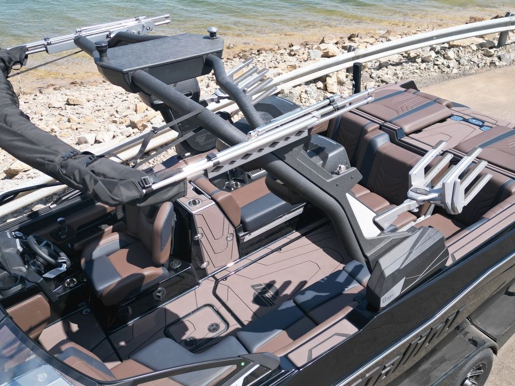 2025 Malibu Boats 25 LSV