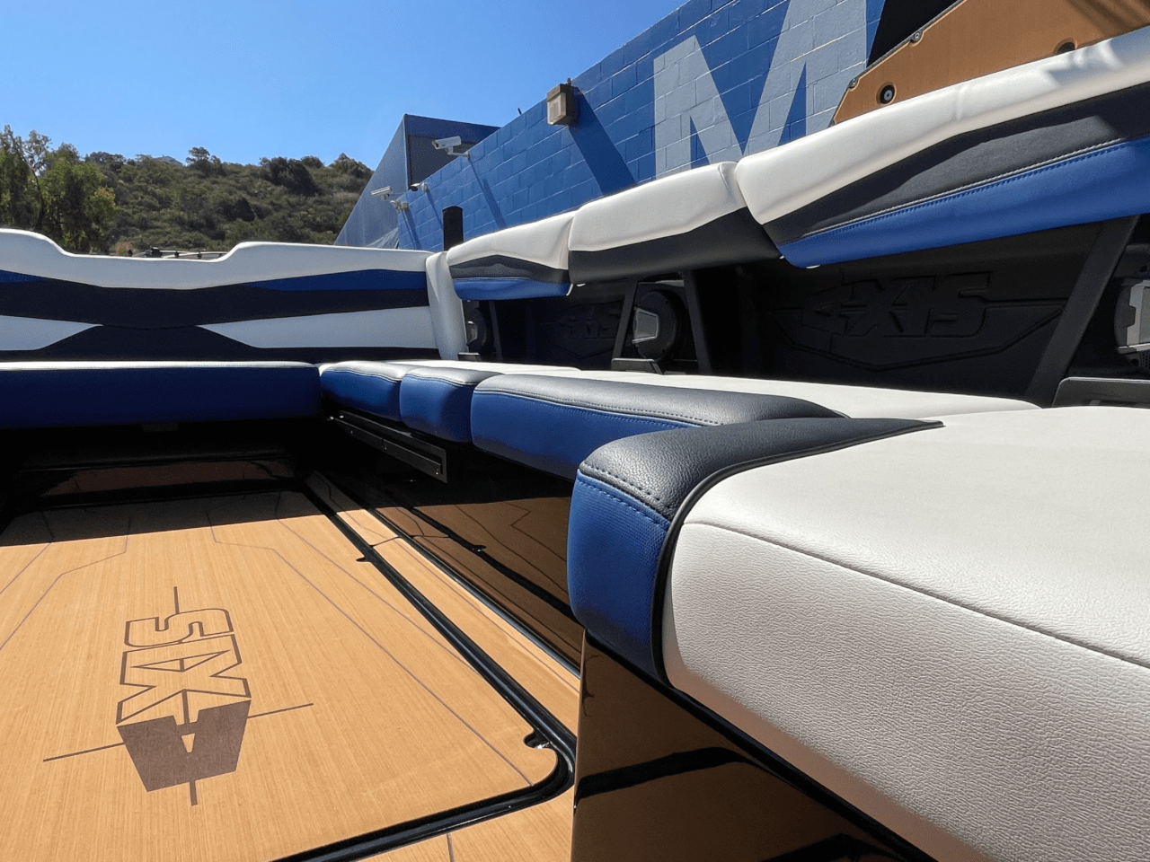 2024 Axis A245