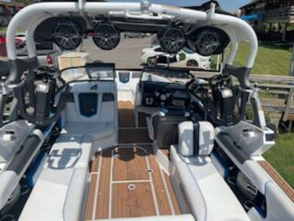 2017 Nautique G23