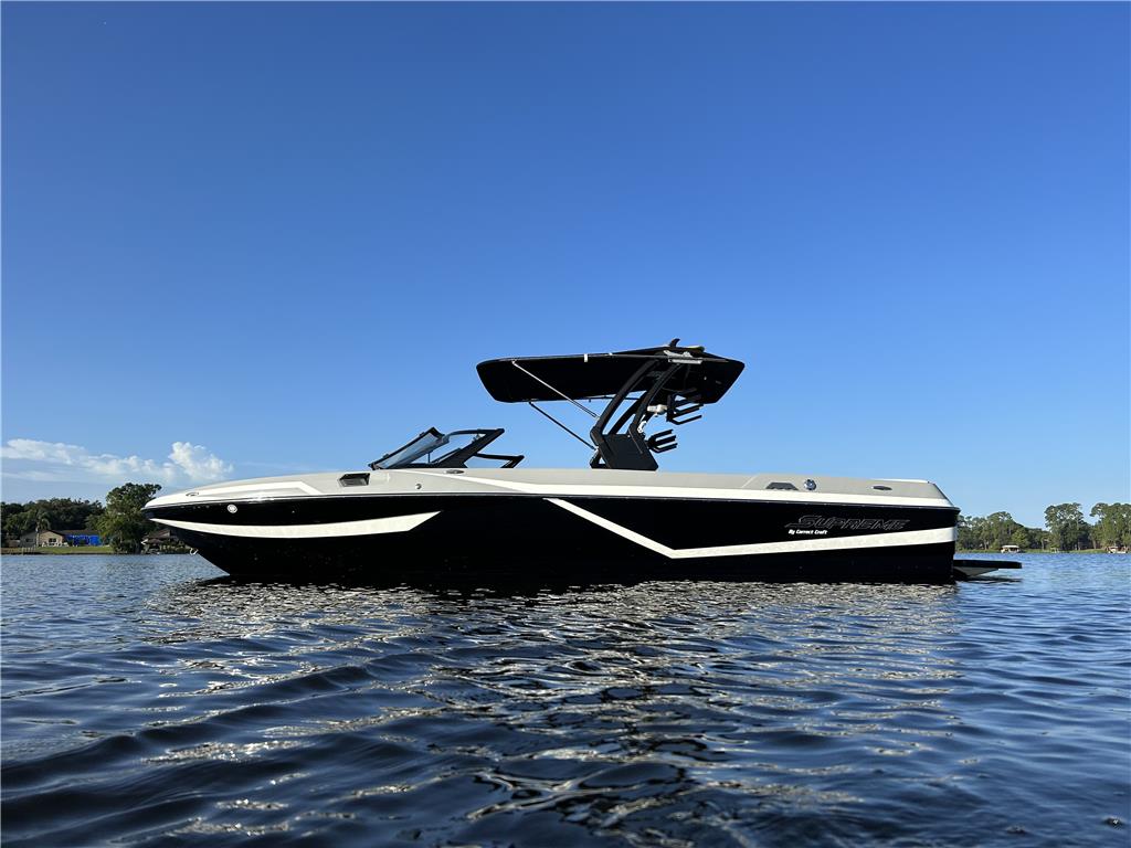 2019 S238 Boat and trailer Loaded with 210 hours