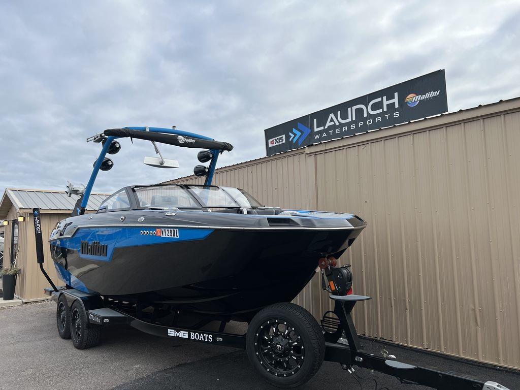 2021 Malibu Boats M220