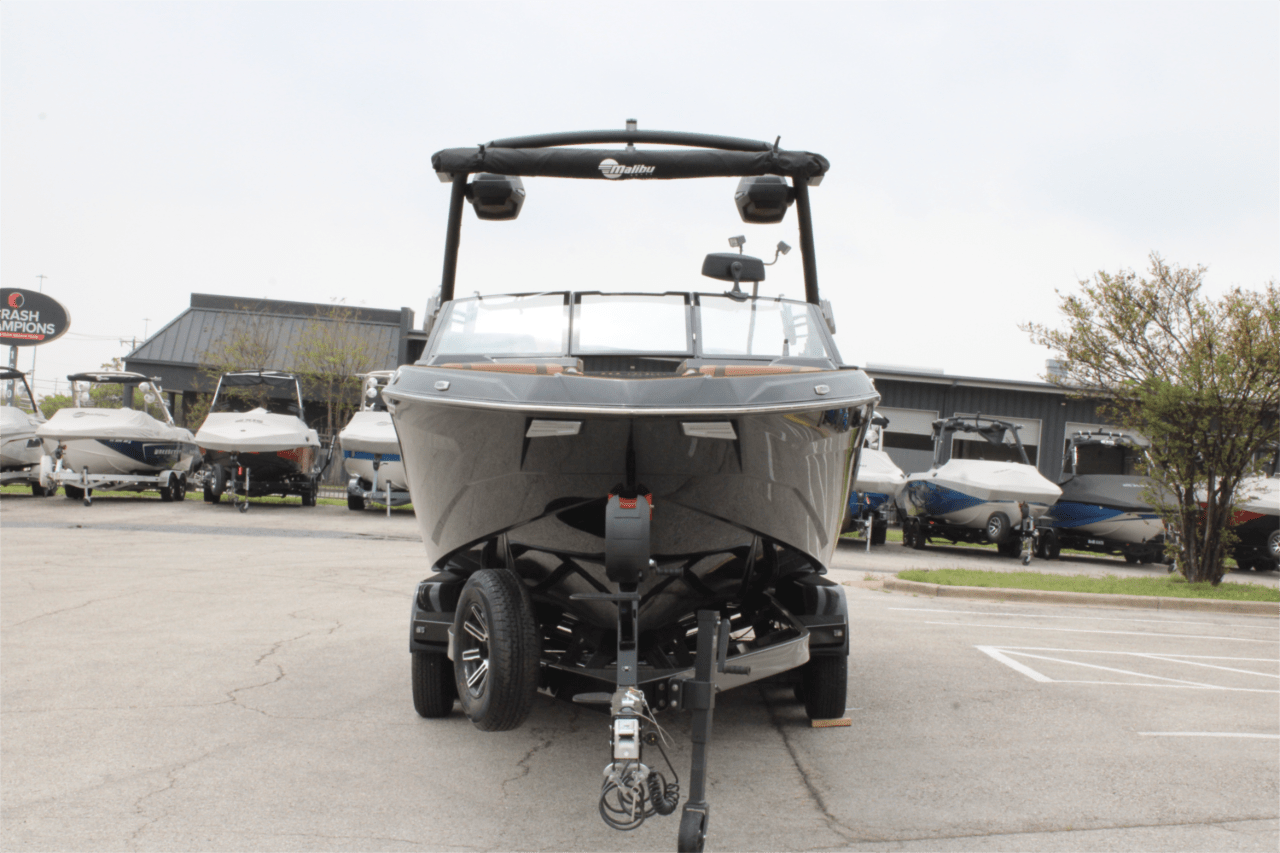 2025 Malibu 25 LSV