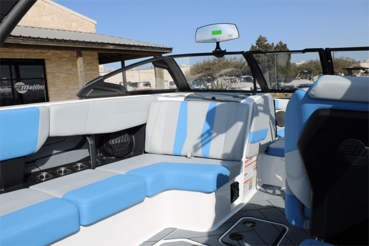 2025 Malibu 22 LSV