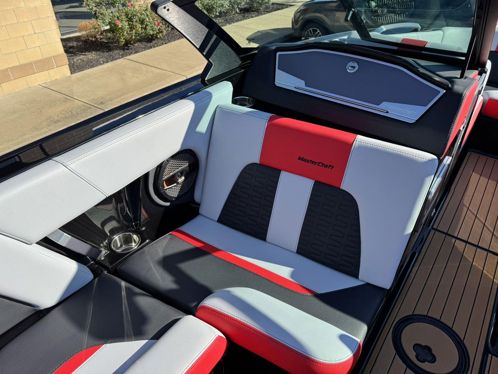 2024 MasterCraft X24