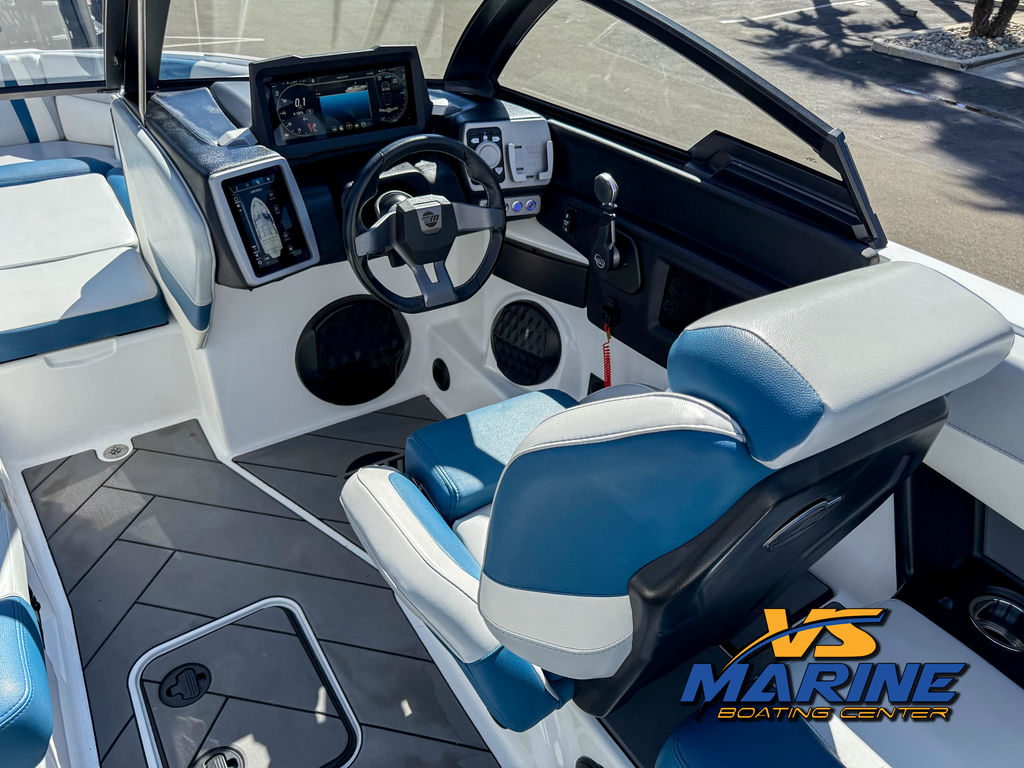2023 Malibu Boats 22 LSV