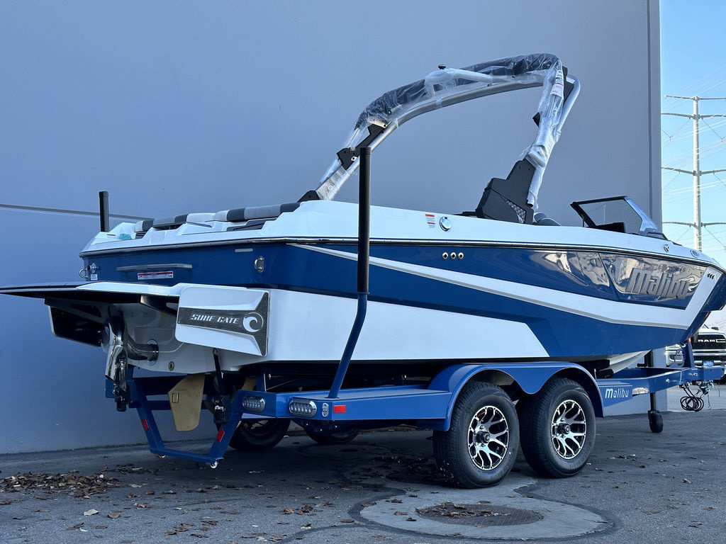 2024 Malibu 21 LX-R