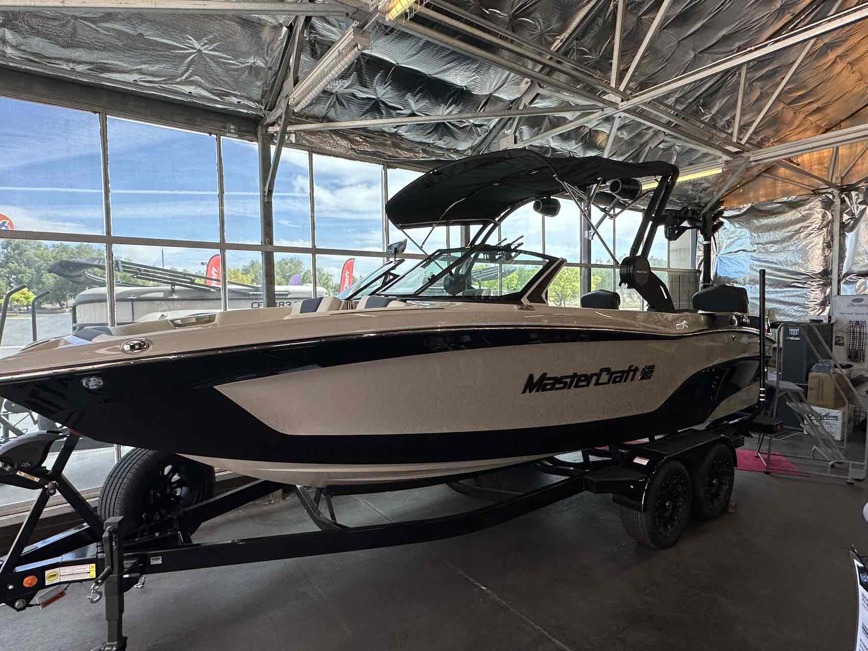 2025 MasterCraft XT22