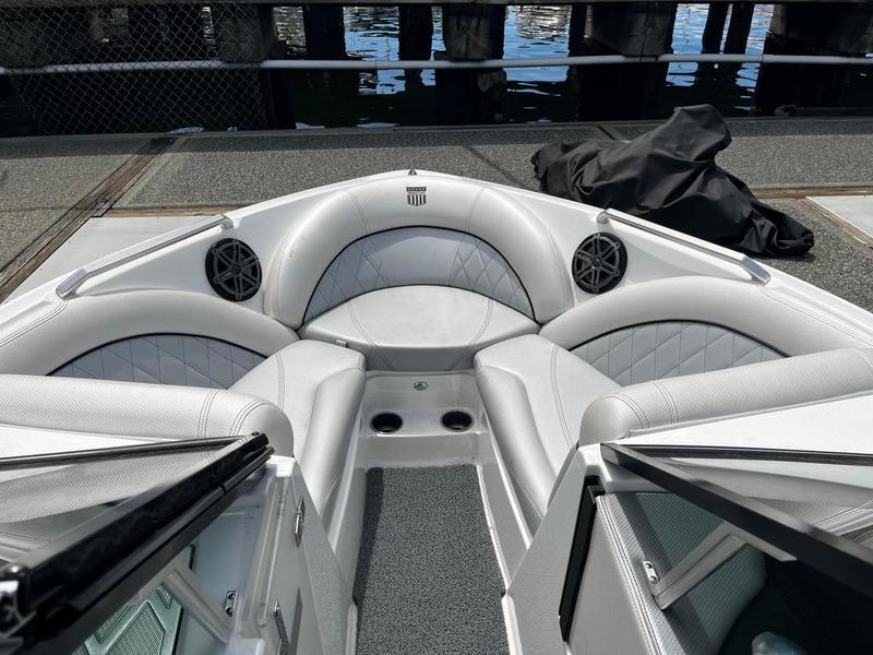 boat.Title