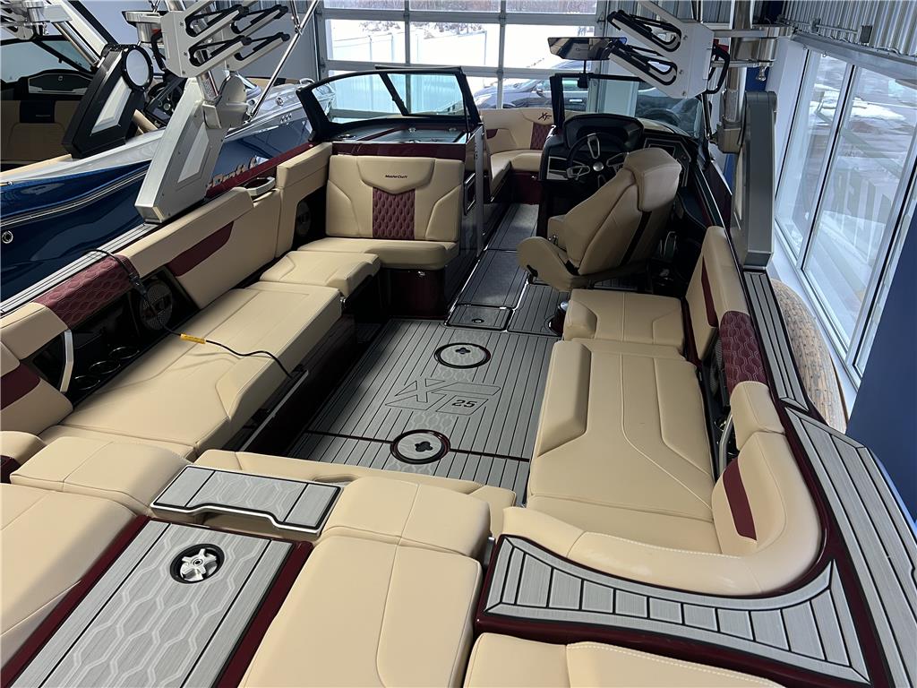 2024 MasterCraft XT25