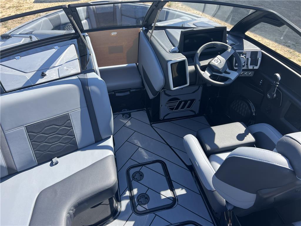 NEW 2024 MALIBU 23 LSV WAKESETTER w/ M6DI (DH) &amp; TRAILER