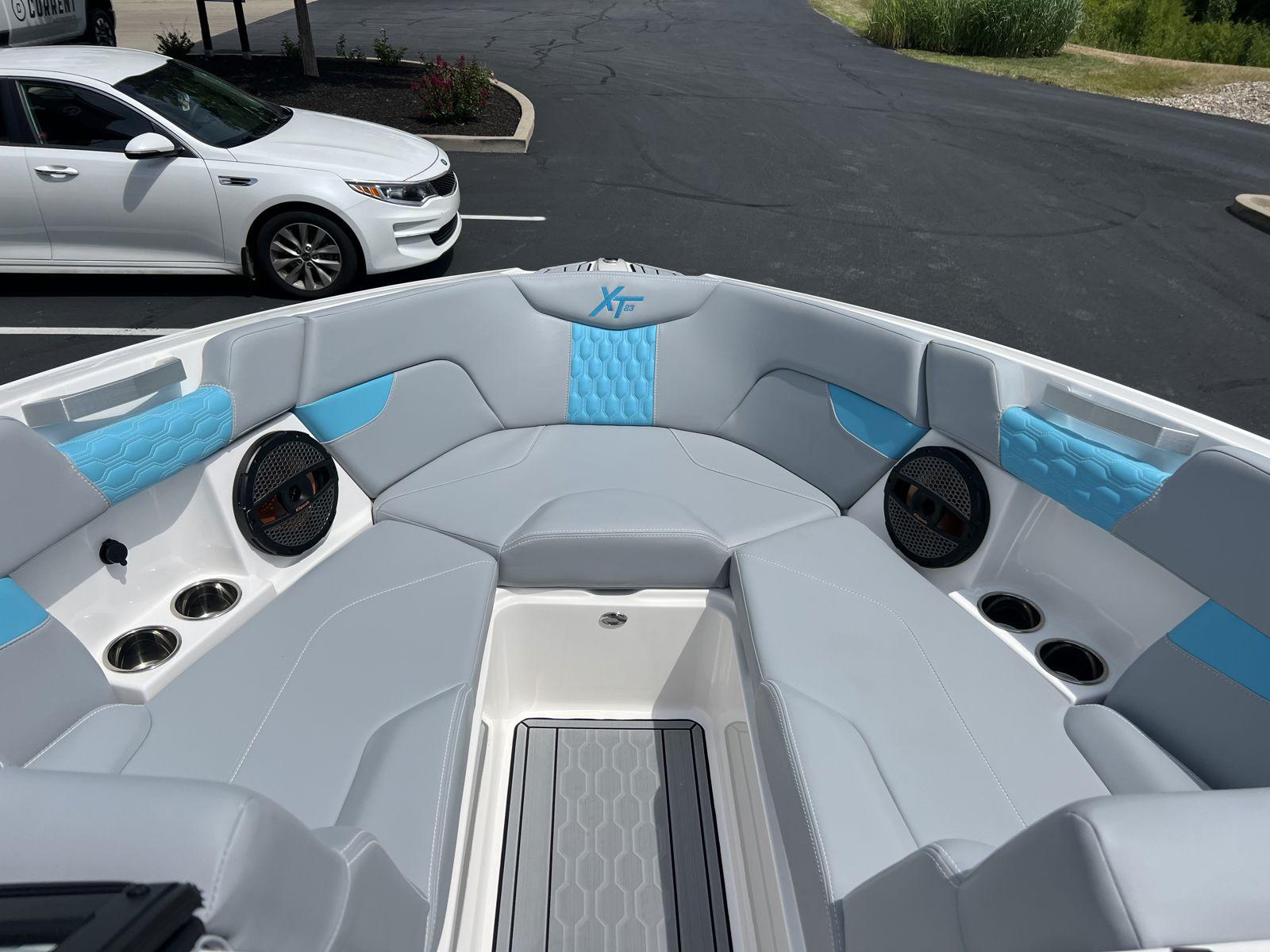 2024 MasterCraft XT23