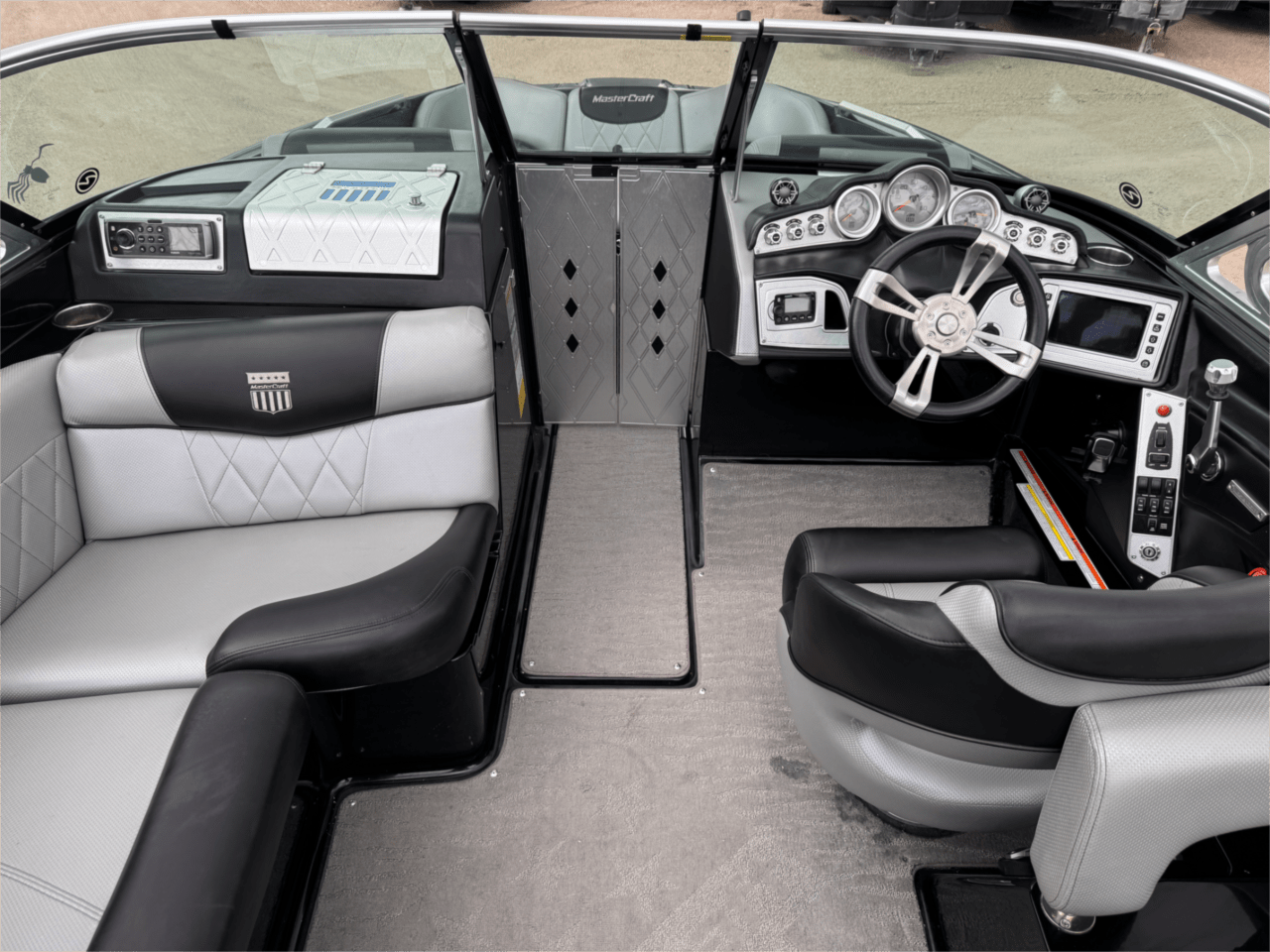 2015 MasterCraft X25 &#8211; Low Hours on 6.2L