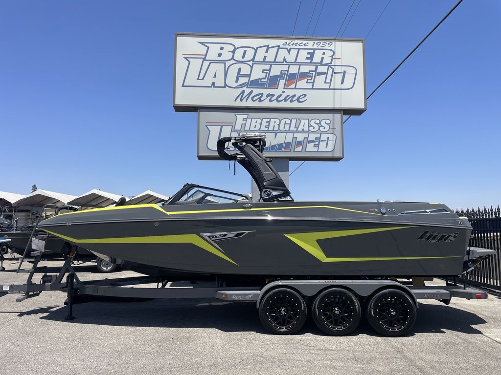 boat.Title