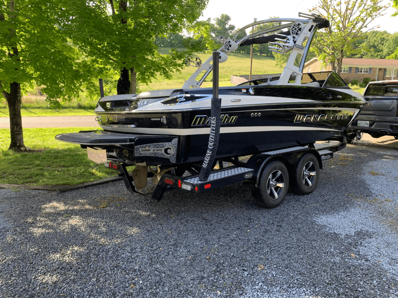 2014 Malibu Wakesetter 21 VLX – Great Condition!