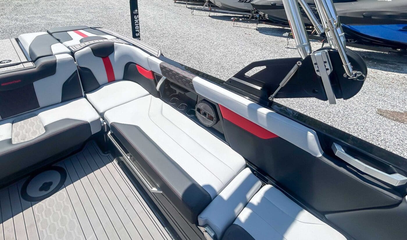 2023 MasterCraft XT24