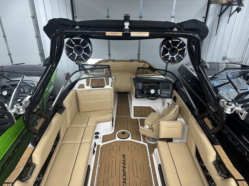 2024 MOOMBA MAX