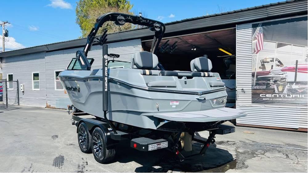2023 MasterCraft XT22 T