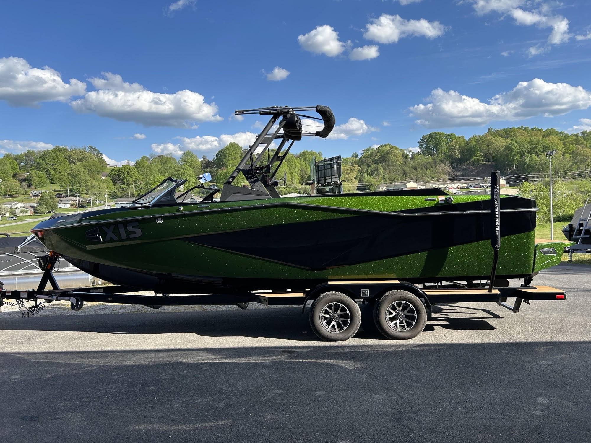 2022 Axis T250