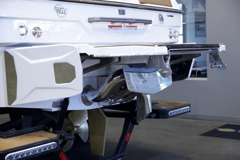 2025 Malibu 23 LSV