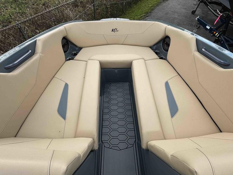 NEW 2024 MasterCraft NXT24