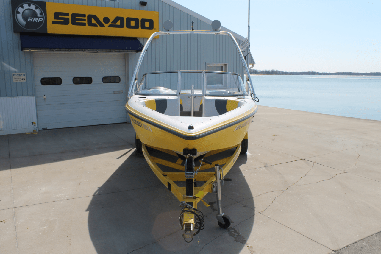 2004 MOOMBA MOBIUS