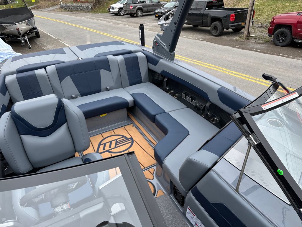 2023 Malibu Boats 20 VTX
