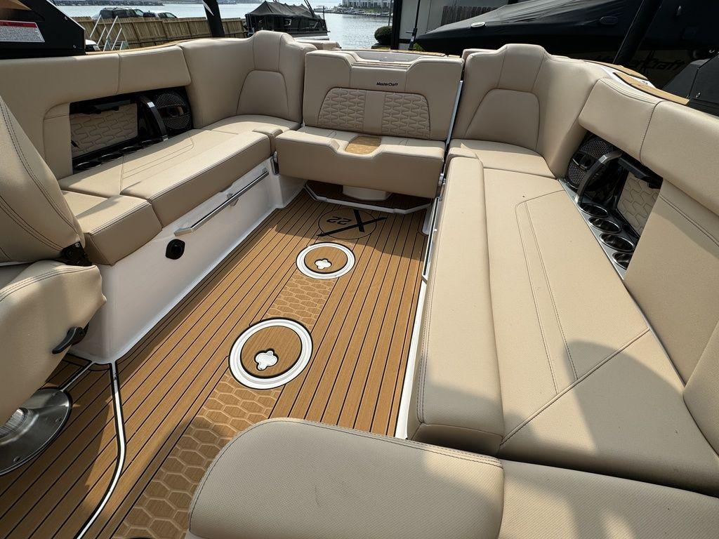 2024 MasterCraft X22