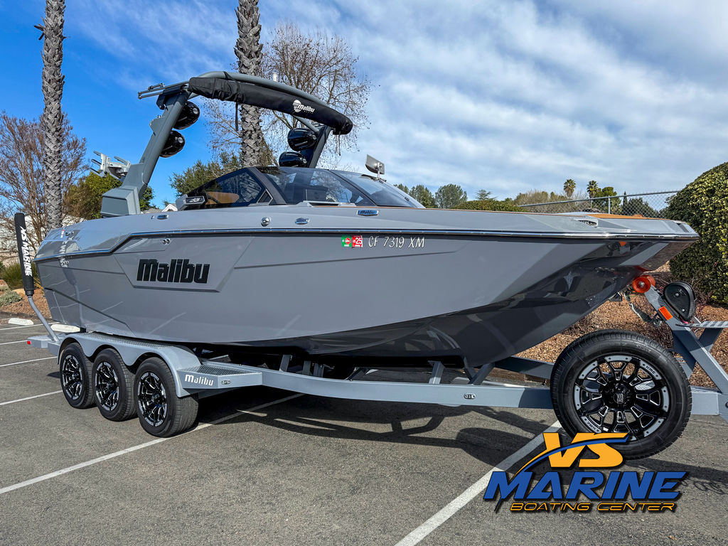 2021 Malibu Boats M240