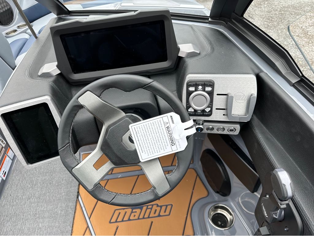 2023 Malibu Boats 20 VTX