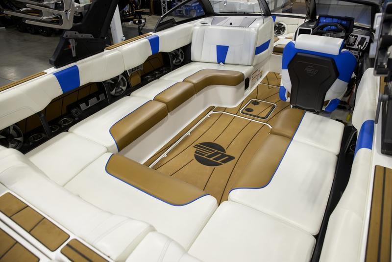 2021 Malibu 23 LSV
