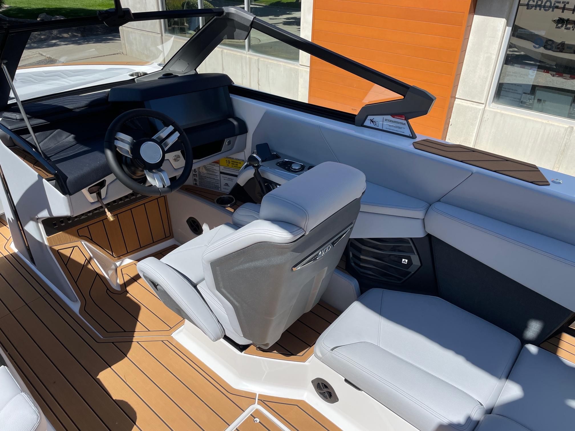 2025 NAUTIQUE G25 W/ZZ8S SUPERCHARGED POWER PLANT
