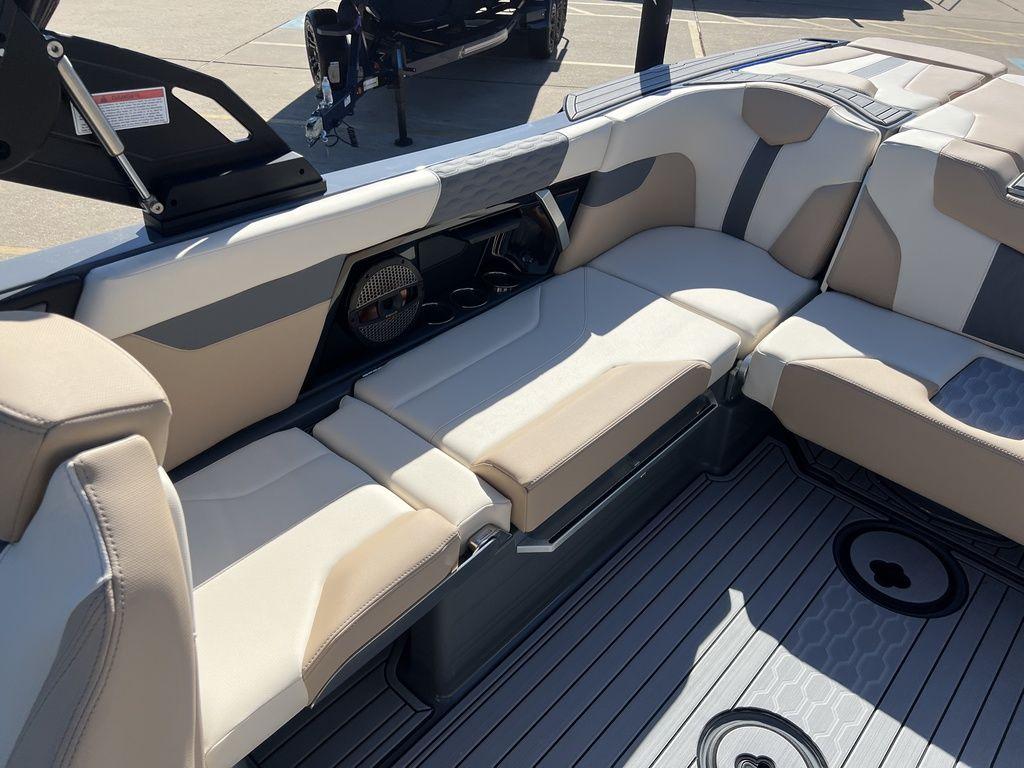 2024 MasterCraft XT24