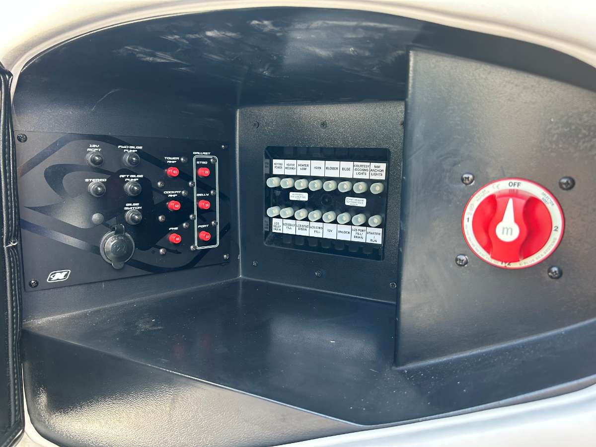 2011 Sport Nautique 226
