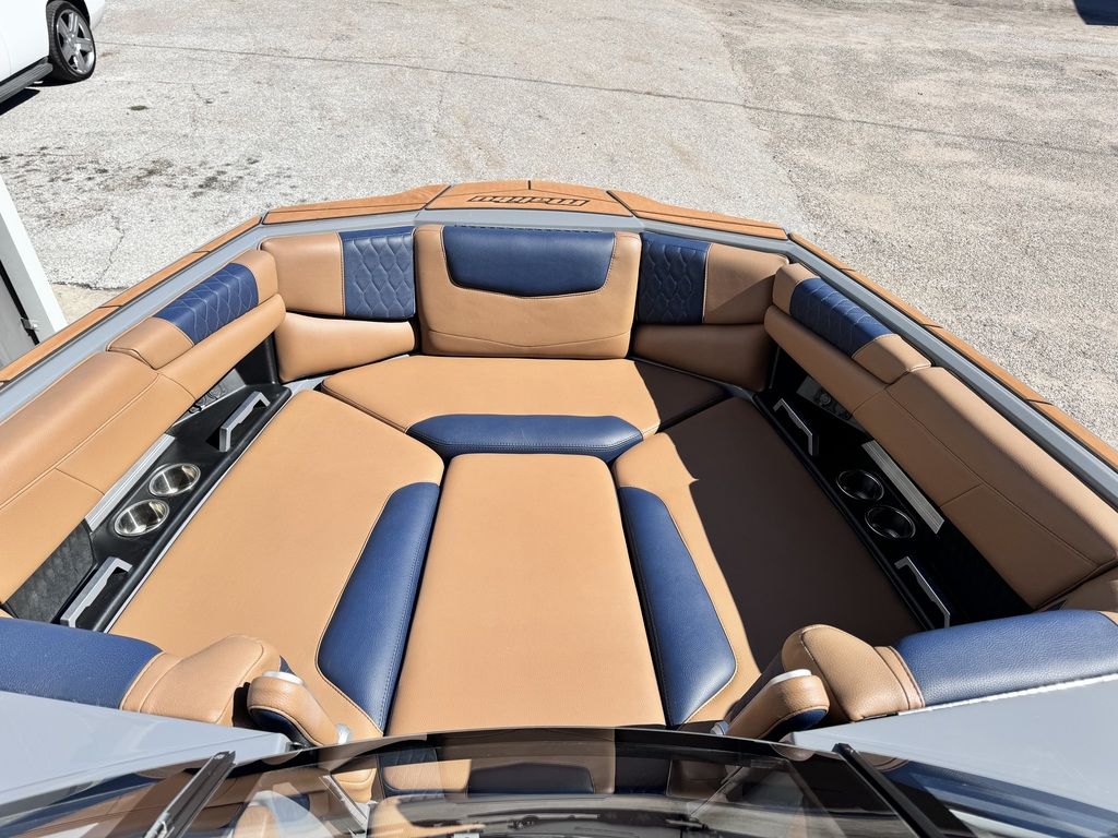 2021 Malibu Boats M220