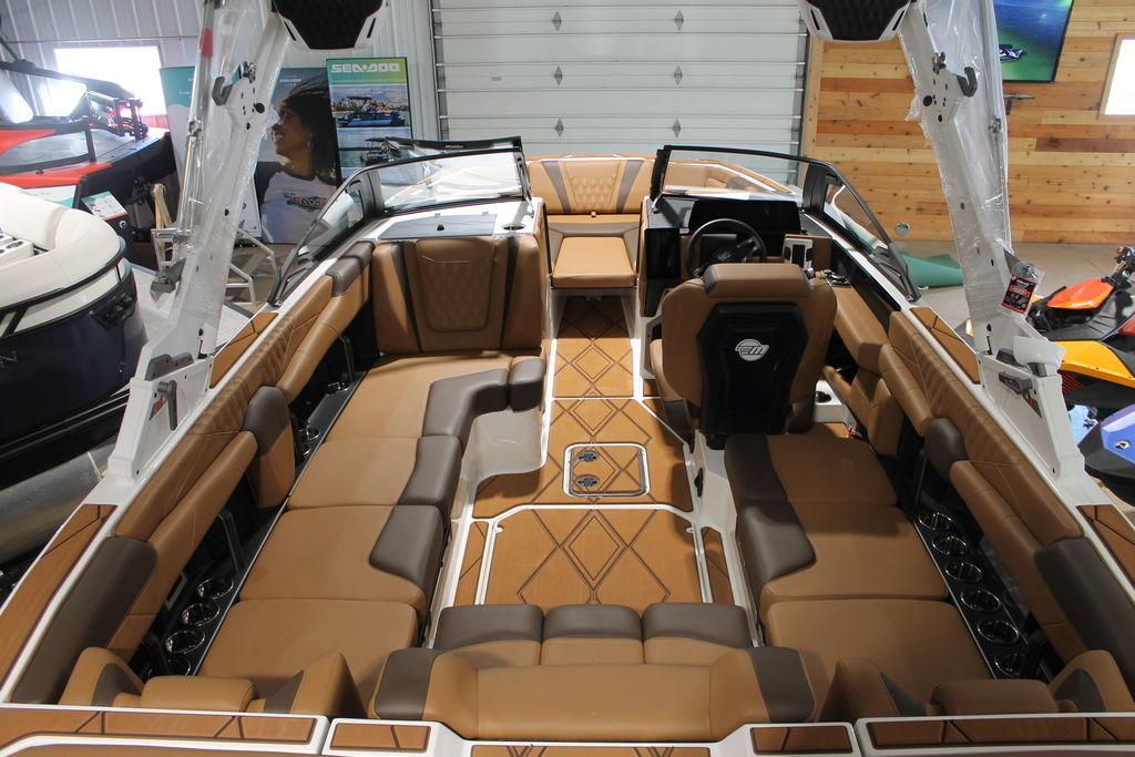 2025 Malibu M230