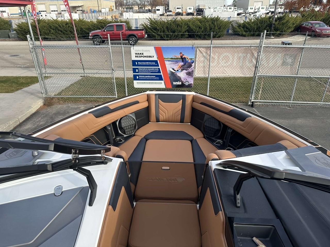 2025 Malibu 25 LSV