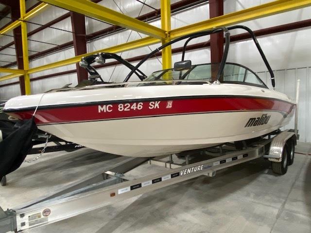 2002 Malibu 21 XTi, 532 hours, newer trailer